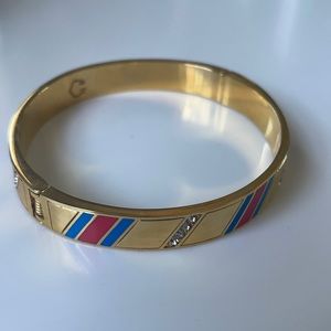 C. Wonder click bracelet